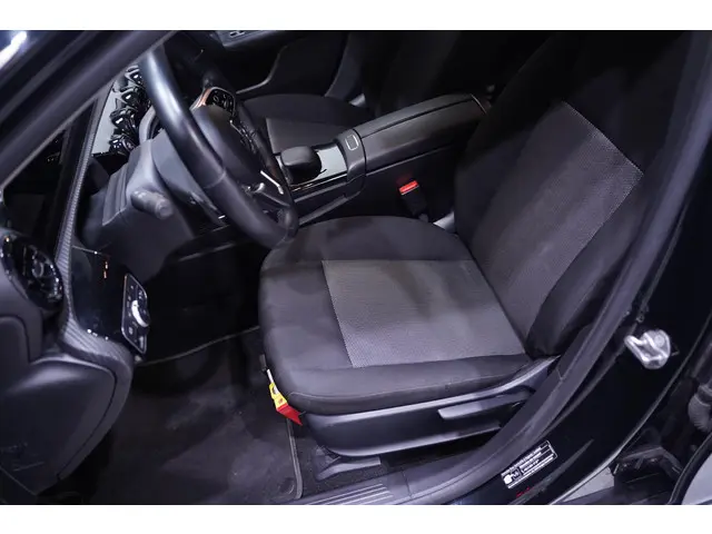 Mercedes-Benz A-Klasse 180d Design 2021 Diesel 26