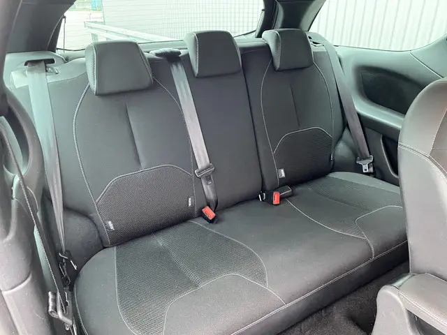 Citroën DS3 1.2 PureTech So Chic 2015 Benzine 17