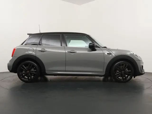 MINI 5-Deurs Cooper Dalston Edition 2021 Benzine 7