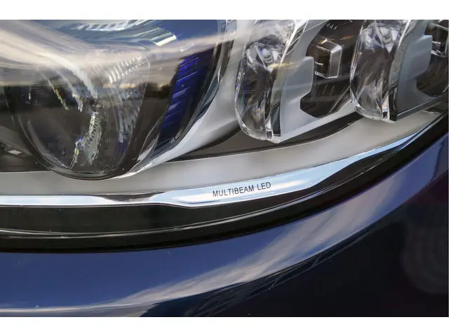 Mercedes-Benz C-Klasse C 180 AMG line 2020 Benzine 20
