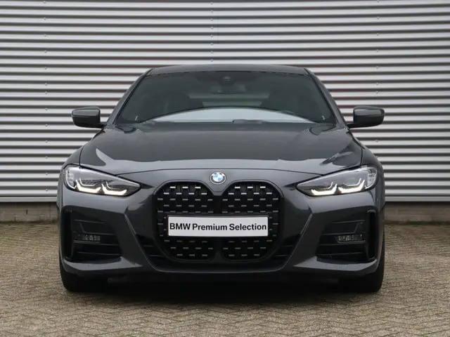 BMW 4 Serie Coupé 420i 2023 Benzine 3