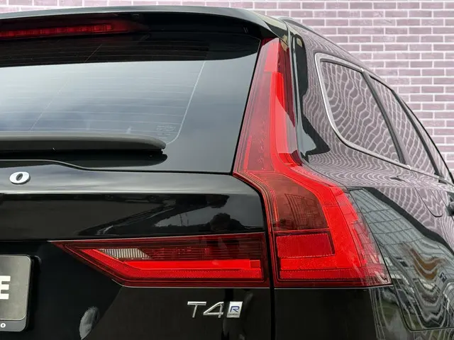 Volvo V90 2.0 T4 Business Sport 2020 Benzine 9