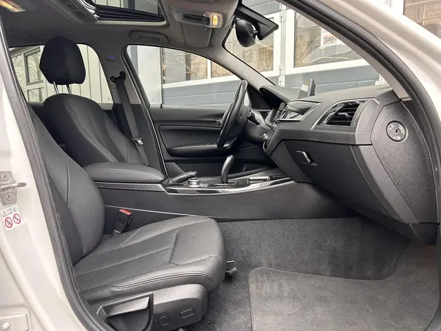 BMW 1 Serie 118i High Executive 2017 Benzine 13