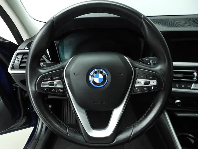 BMW 3 Serie Touring 330e 2022 Hybride Benzine 11