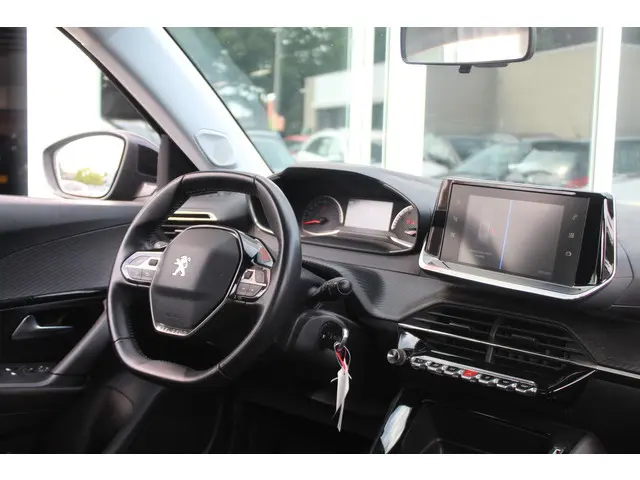 Peugeot 2008 1.2 PureTech Active//Airco! 2021 Benzine 18