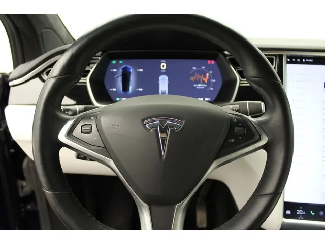 Tesla Model X 90D Base 2017 Elektrisch 21