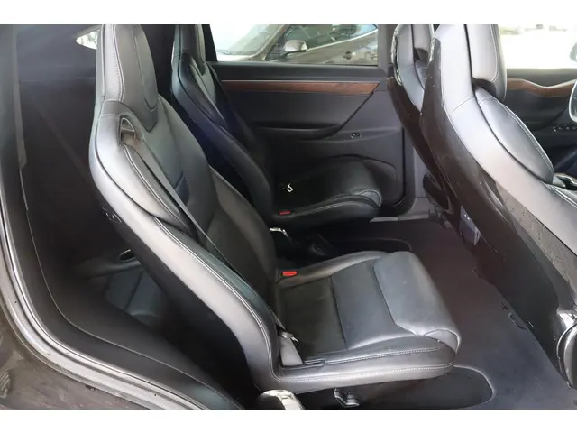 Tesla Model X 90D Base 6p. 2017 Elektrisch 15