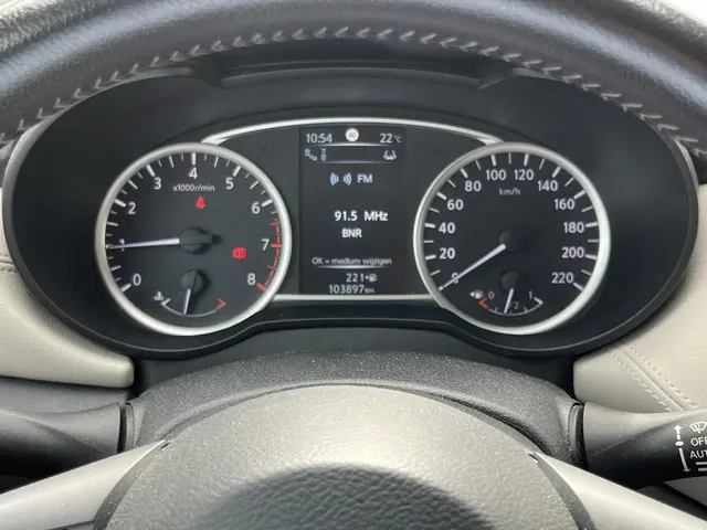 Nissan Micra 0.9 IG-T Tekna 2017 Benzine 61