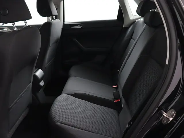 Volkswagen Polo 1.0 TSI Comfortline 2021 Benzine 7