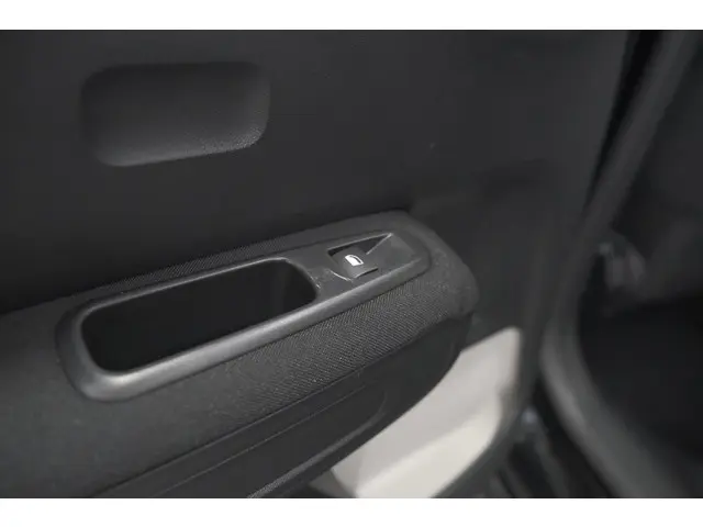 Citroën C3 PureTech 110 EAT6 Shine 2020 Benzine 28