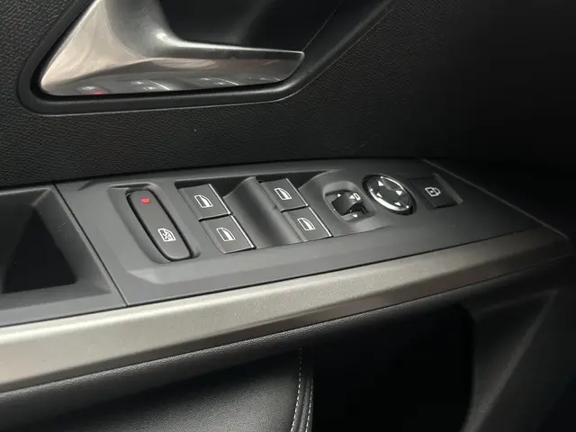 Peugeot 3008 1.2 Hybrid 145 GT 2026 Hybride Benzine 28