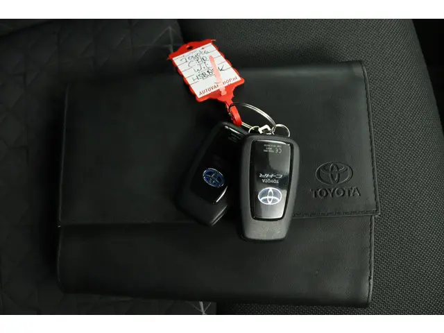 Toyota C-HR 1.8 Hybrid Style 2021 Hybride Benzine 9