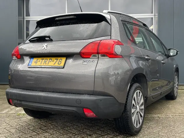 Peugeot 2008 1.2 VTi Active Pack Premium 2014 Benzine 7