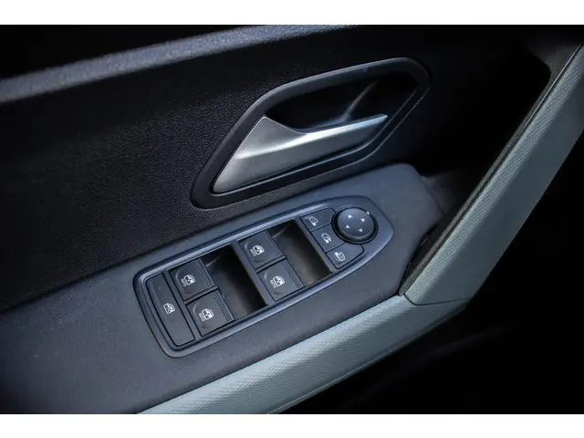 Dacia Duster extreme hybrid 140 2024 Hybride Benzine 33