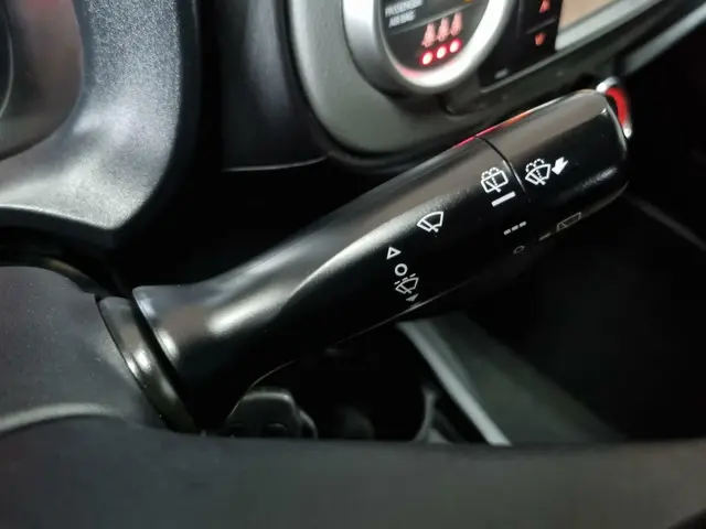 Toyota Yaris 1.3 VVT-i Style / Trekhaak / Airco 2013 Benzine 30