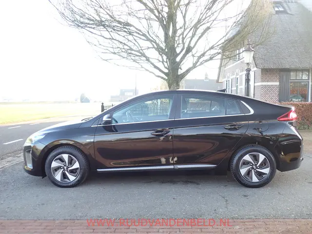 Hyundai IONIQ 1.6 GDi 2018 Hybride Benzine 6
