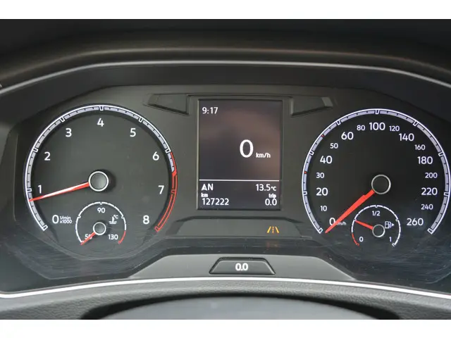 Volkswagen T-Roc 1.5 TSI Sport 2018 Benzine 17