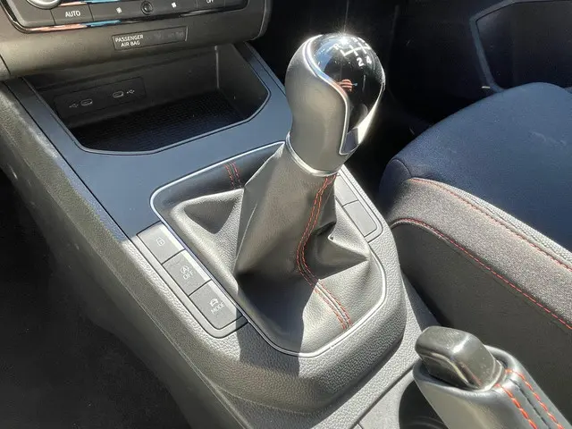 SEAT Ibiza 1.0 EcoTSI FR Business Connect 2024 Benzine 22