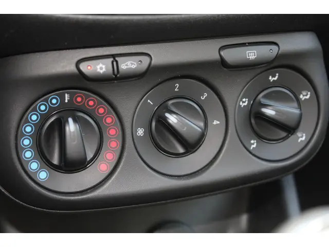 Opel Corsa 1.2 | 5 Deurs | Airco | Trekhaak | APK | 2017 Benzine 15