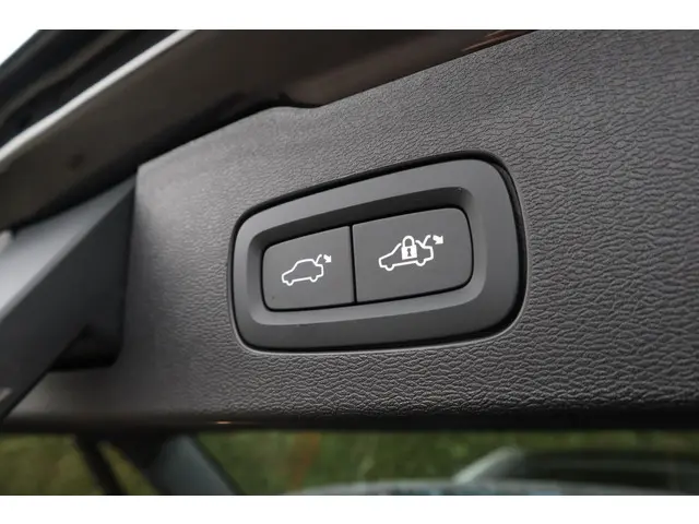 Volvo V60 Cross Country 2.0 B5 AWD Plus 2023 Benzine 17