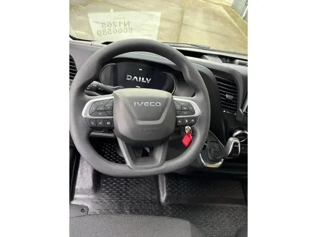 Iveco Daily 35S16V A8 L2H2 2024 Diesel 5