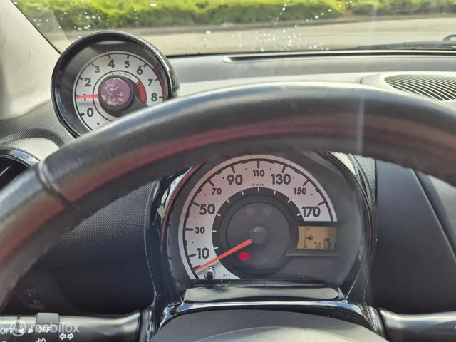 Peugeot 107 1.0 Envy 2013 Benzine 12