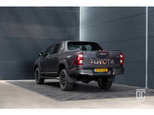 Toyota Hilux 4.0 Double Cab Adventure 2024 Benzine 4