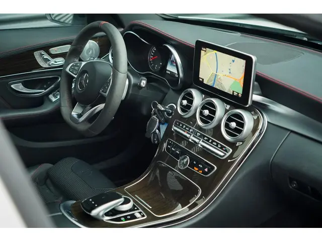 Mercedes-Benz C-Klasse AMG 43 4MATIC 2016 Benzine 36