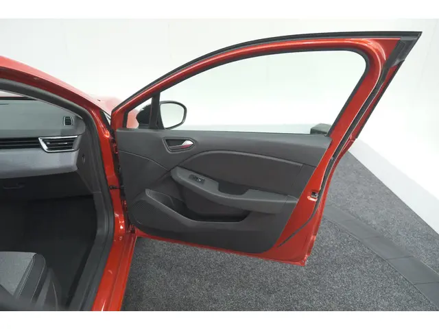 Renault Clio TCe 90 GPF evolution 2024 Benzine 65