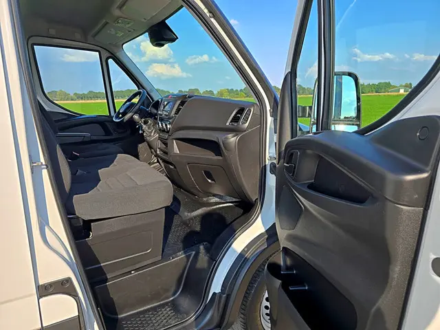 Iveco Daily 35S14V 2.3 352L H2 2022 Diesel 10