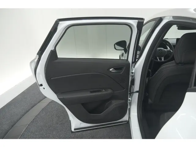 Renault Captur Mild Hybrid 160 EDC Techno 2024 Benzine 65