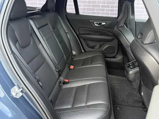 Volvo V60 2.0 B4 Momentum Business 2021 Benzine 6