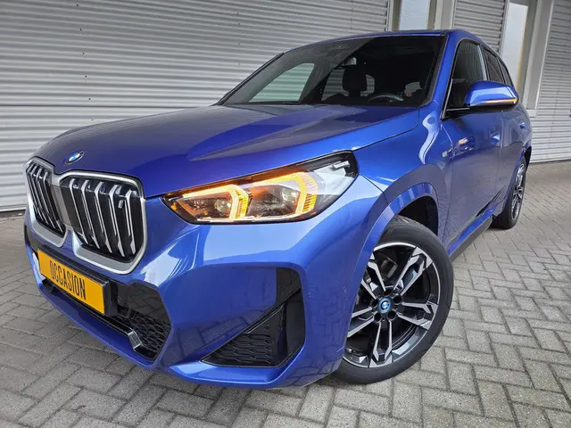 BMW iX1 xDrive30 Launch Edition 67 kWh 2023 Elektrisch 2