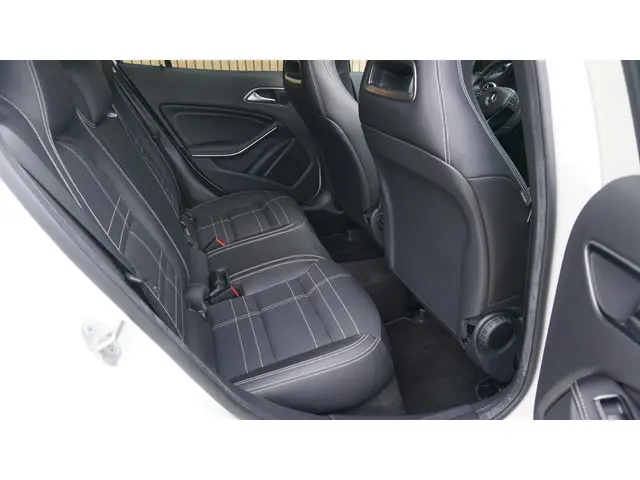 Mercedes-Benz GLA 200 157pk Ambition 2014 Benzine 25