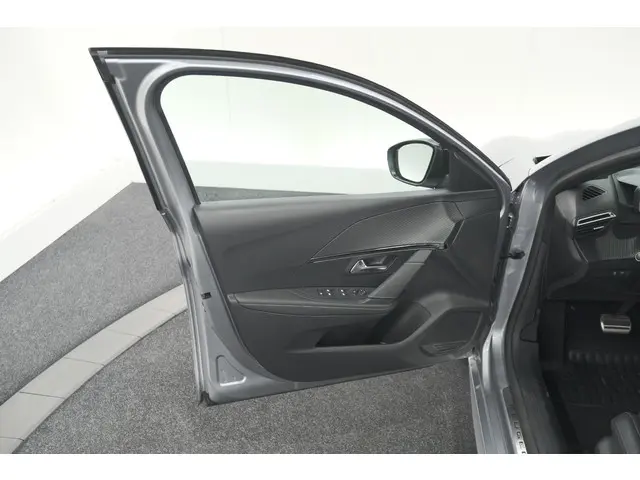 Peugeot 208 Hybrid 136 e-DCS6 GT 2024 Hybride Benzine 70