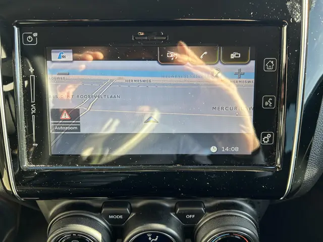 Suzuki Swift 1.2 Style Smart Hybrid 2021 Benzine 17