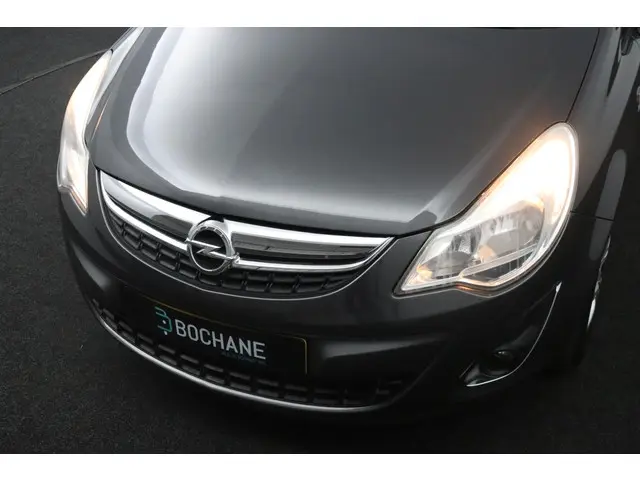 Opel Corsa 1.2-16V Anniversary Edition 2012 Benzine 28