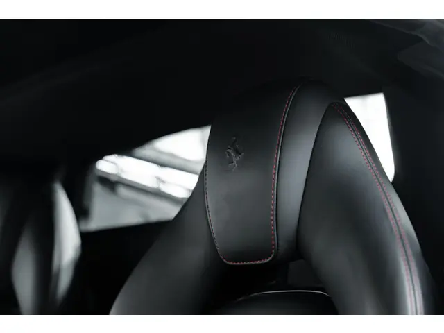 Ferrari 488 3.9 GTB HELE 2017 Benzine 27