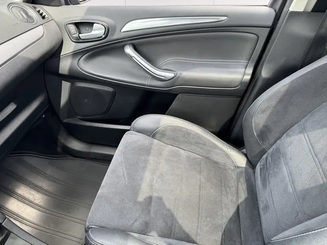 Ford S-Max 1.6 EcoBoost Platinum 2015 Benzine 38