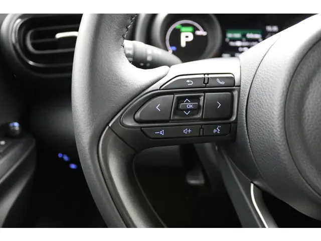 Toyota Yaris 1.5 Hybrid Dynamic 2023 Hybride Benzine 18