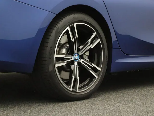BMW 3 Serie Sedan 330e 2024 Hybride Benzine 35