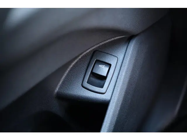 BMW X1 sDrive18i 2019 Benzine 31