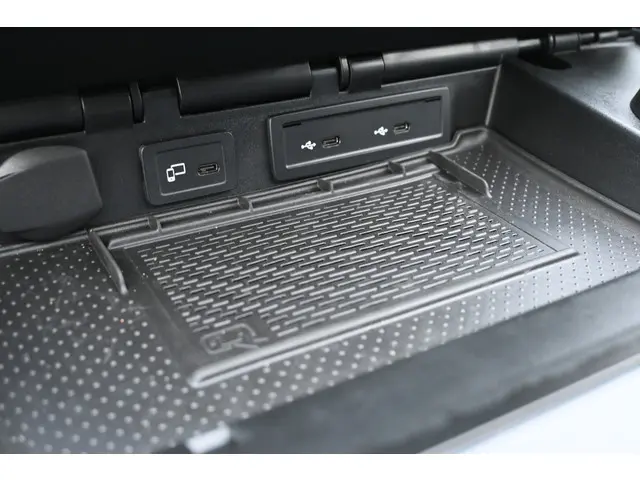 Mercedes-Benz Sprinter 317 CDI L2H2 2023 Diesel 19