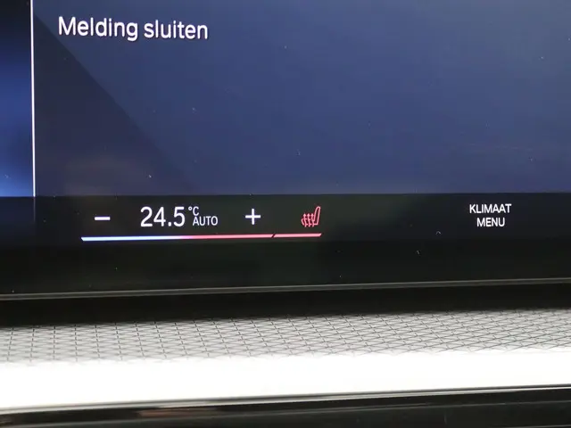 BMW 3 Serie Sedan 330e 2023 Hybride Benzine 21