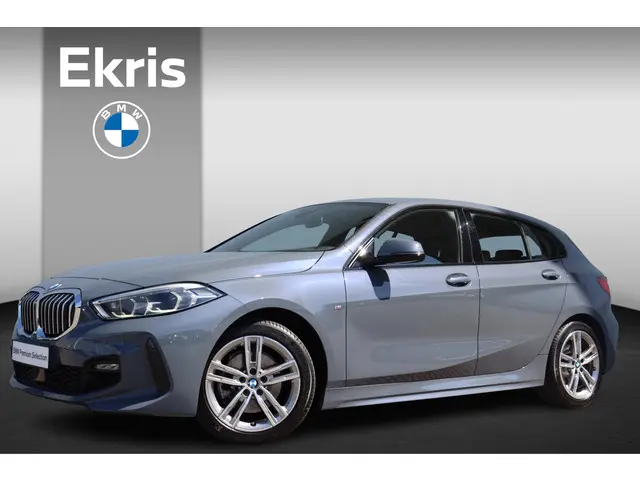 BMW 1 Serie 118i Business Edition 2022 Benzine