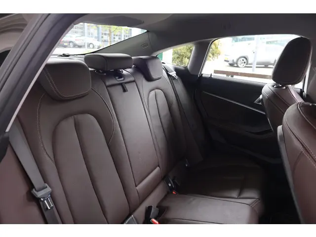 BMW 2 Serie Gran Coupé 218i 2020 Benzine 8