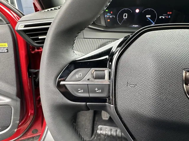 Peugeot 2008 1.2 Turbo 100 PK Allure 2024 Benzine 21