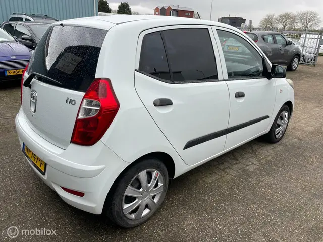 Hyundai i10 1.1 i-Drive 2012 Benzine 3