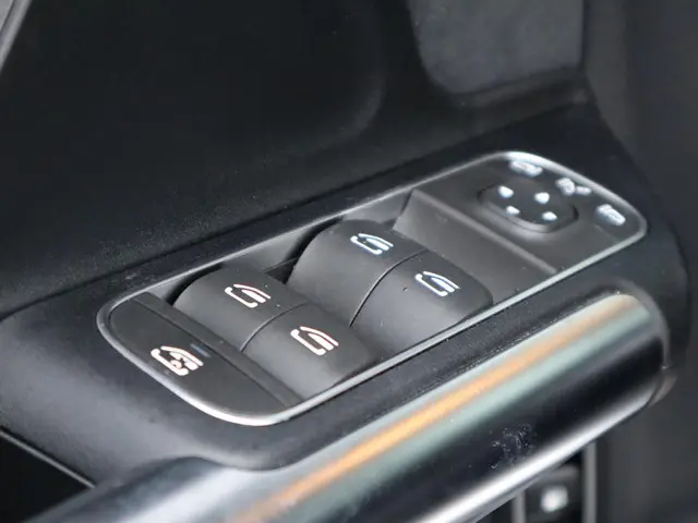 Mercedes-Benz GLA 250 e AMG Line 2022 Hybride Benzine 14