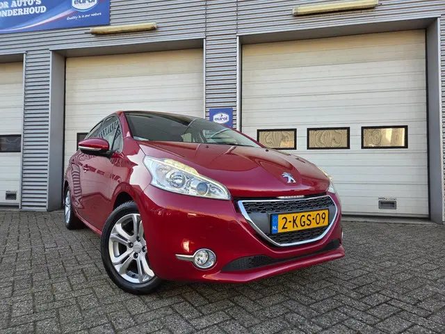 Peugeot 208 1.2 VTi Blue Lease Executive 2013 Benzine 2